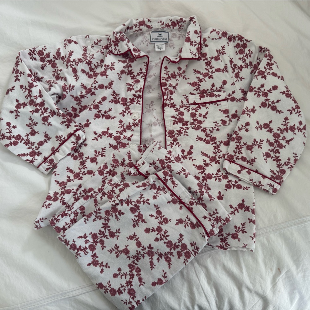 Petite Plume heirloom quality girls pajamas. size 8.